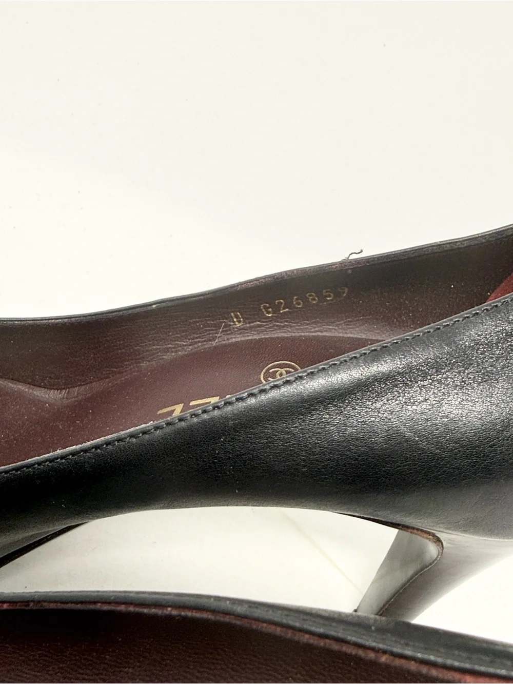 Chanel Vintage CC Cap Toe Black Leather Pumps Size 39